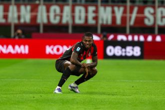 Leao esulta dopo la rete al Pisa