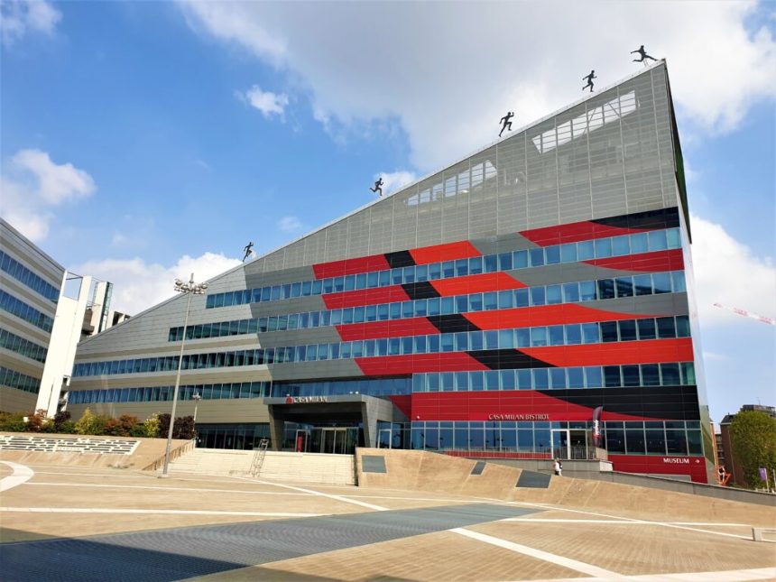Casa Milan. I rossoneri devono stare attenti al Fair Play Finanziario i prossimi anni